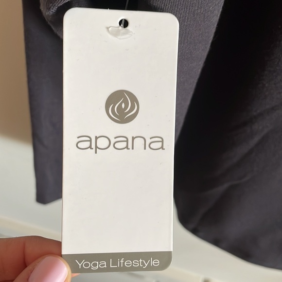 Apana | yoga long sleeve top | NWT - Picture 4 of 4